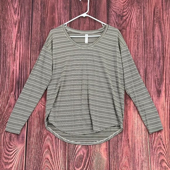 Athleta Cloudlight Stratus Stripe Print Top Women's Size M Black/Gray Knit‎ - Picture 1 of 7
